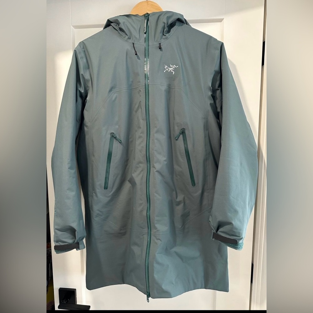 Arc’teryx Beta Insulated Jacket. Size medium. Worn twice.
